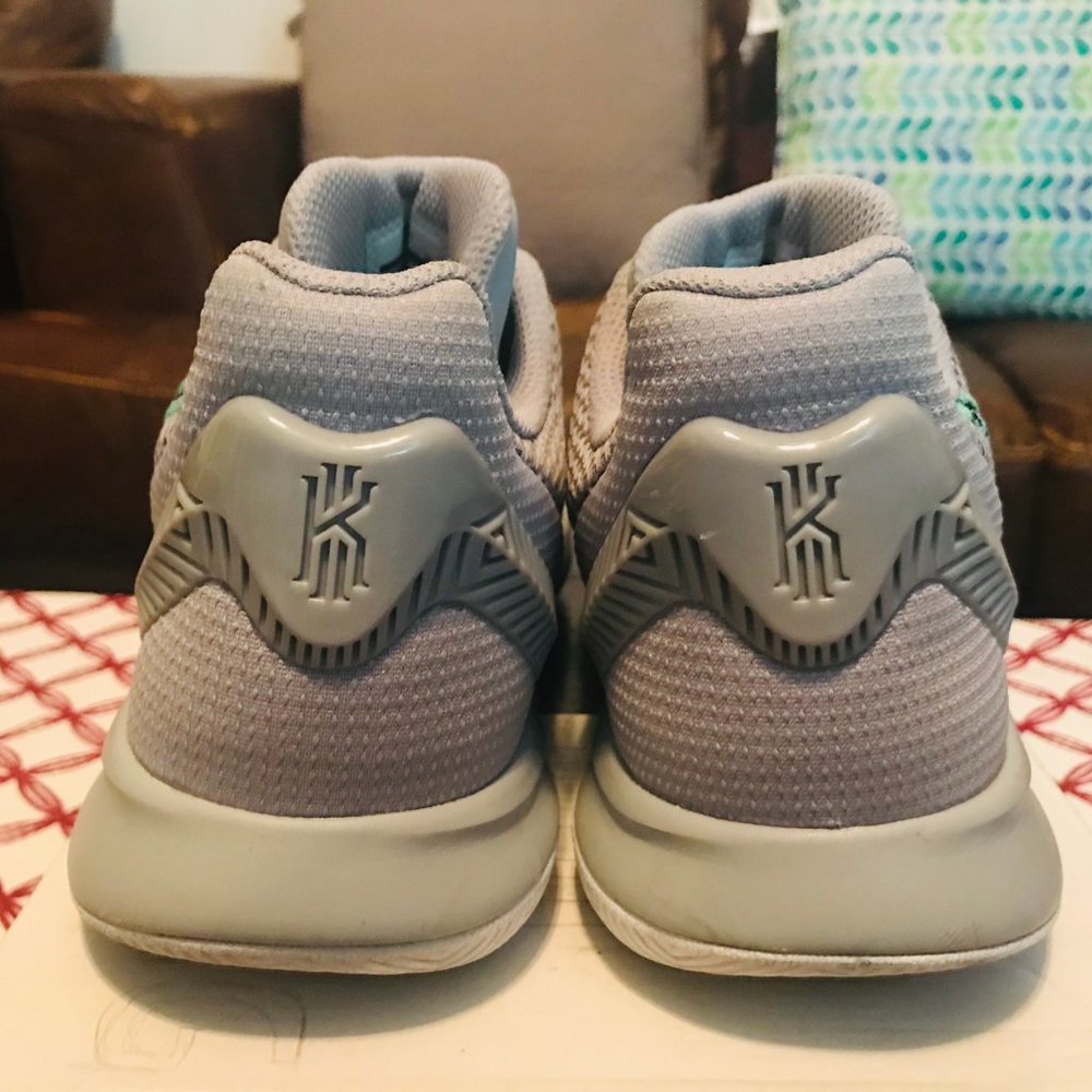 Nike Kyrie Flytrap 2 W/ Custom Laces - image 3